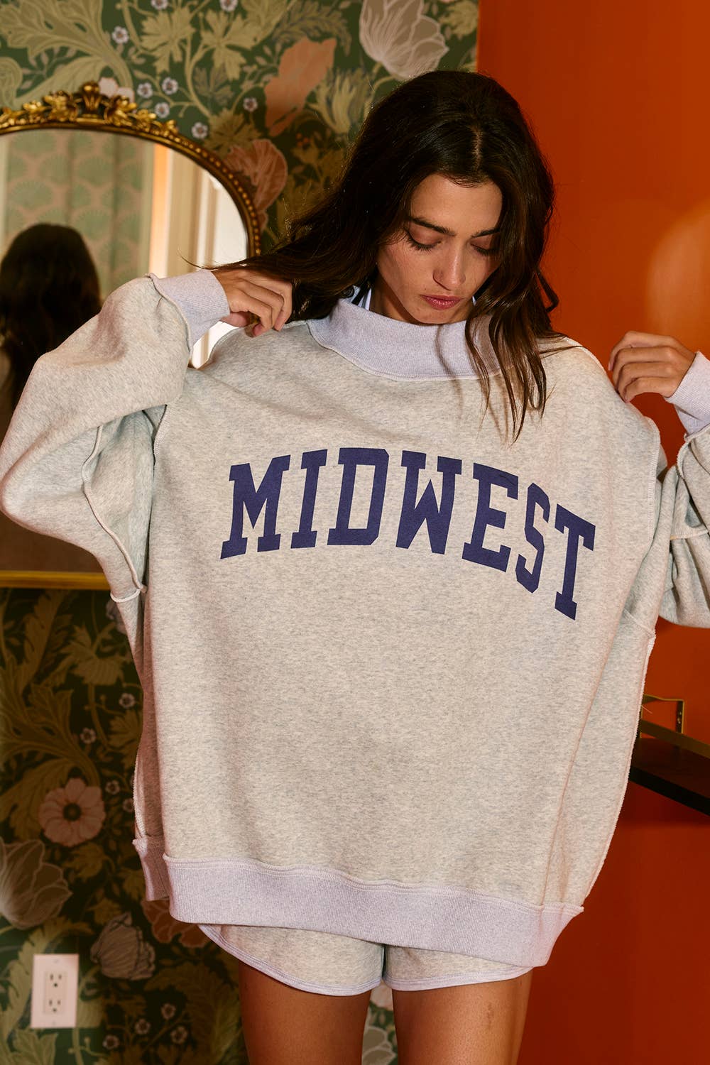 MIDWEST REVERSIBLE MIDWEST BABE *Reversible Sweatshirt*